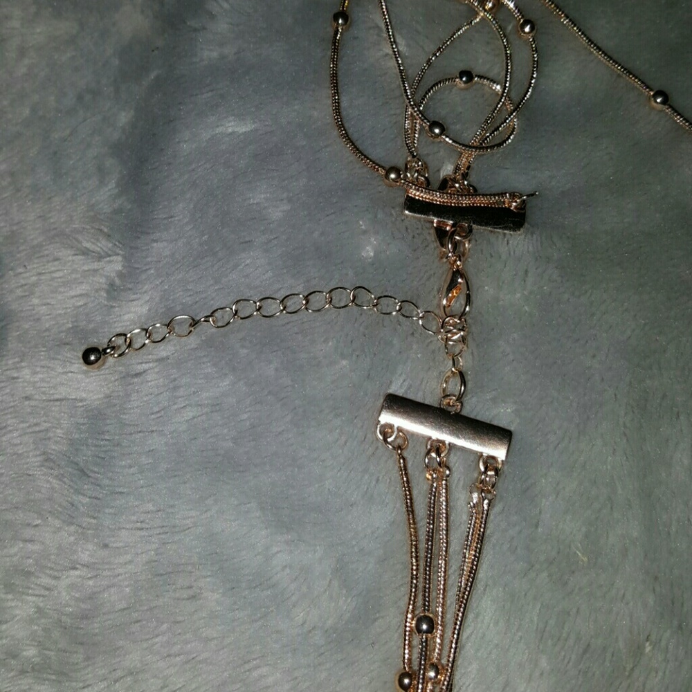 New york and company necklace - Picture 5 of 5